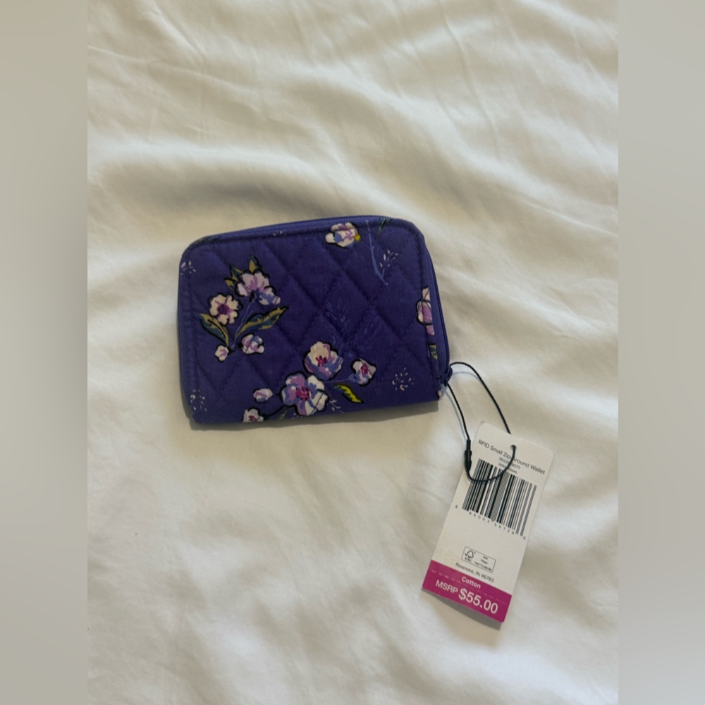 Vera Bradley- Wild Roses - Wallet - Picture 2 of 3